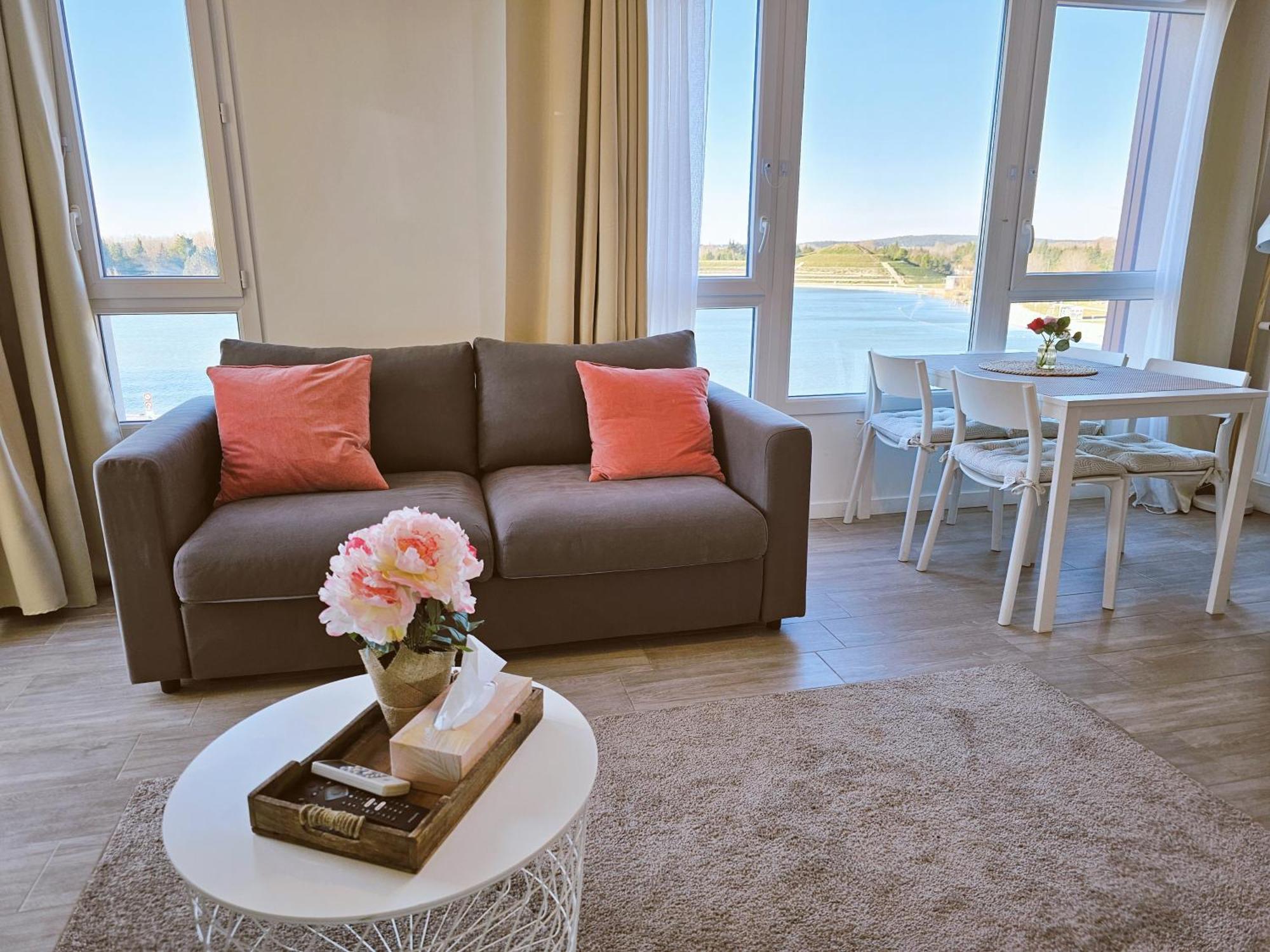 Lakeside Provence - Appartement Classe 4 Etoiles, Vue Sur Le Lac, Parking Sous-Sol, Double Clim Монте Екстер'єр фото